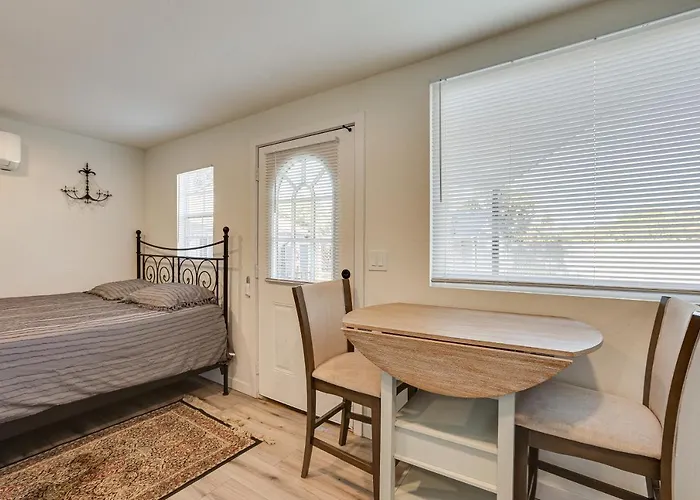 Apartment Couples Retreat! Tiny 5 Mi To Dtwn